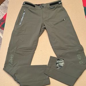 Like new Dharco women's gravity pants size S in green